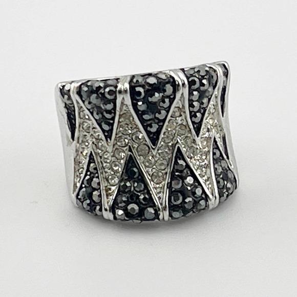 Black & White Crystal Pave Ring Cocktail Ring Thick‎ Band Size 9.5 - Picture 3 of 8
